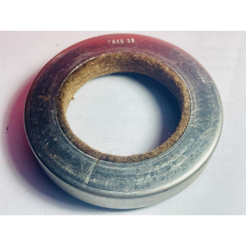 OIL SEAL AEROQUIP-1.688X2.692X0.531-M/F-HUB_FABRIC
