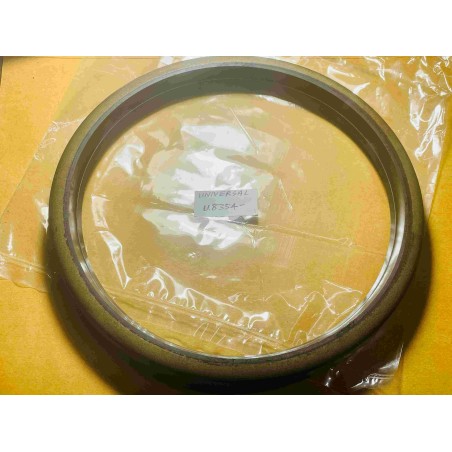 UNIVERSAL Oil Seal 6.125x7.125x0.625 M NBR