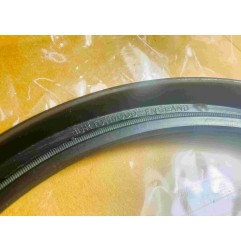 Mining equipment shaft seal