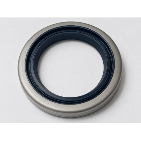 OIL SEAL UNIVERSAL 2.500x3.375x0.500 T2 NBR Price | Seal for Bearings, Gearboxes, Pumps & Industrial Machinery